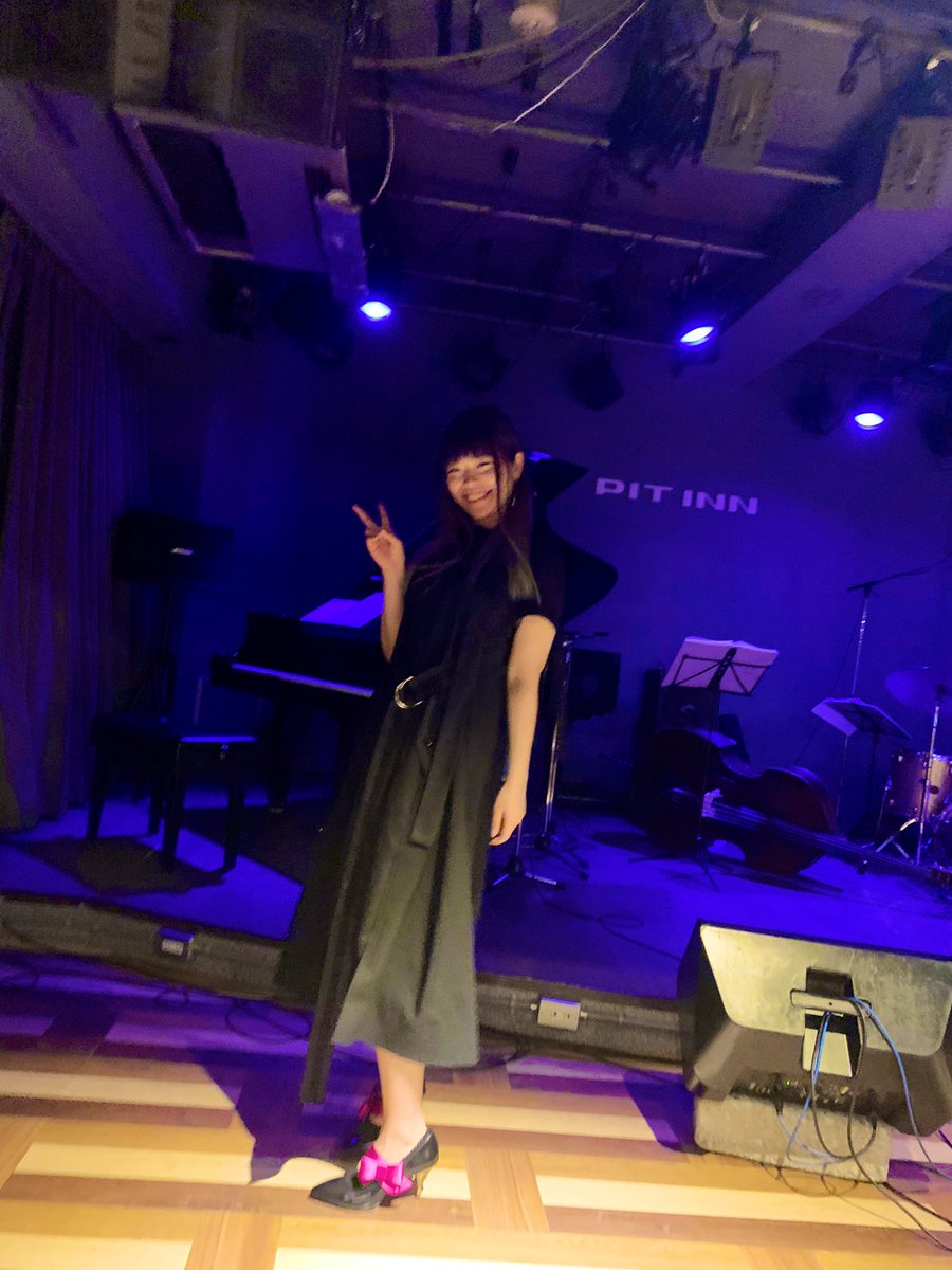 Sarah_music_s's tweet photo. あけましておめでとうございます㊗️
2022年は高級寿司とホテルの温泉♨️から、ゆっくりスタート!
虎エマには、健康で楽しく暮らすようにと抱負を書かせていただきました🐯
今年も楽しく唄える道を探していきます〜🎤よろしくお願いします✨
#willbeok https://t.co/6q3TWUFTuG