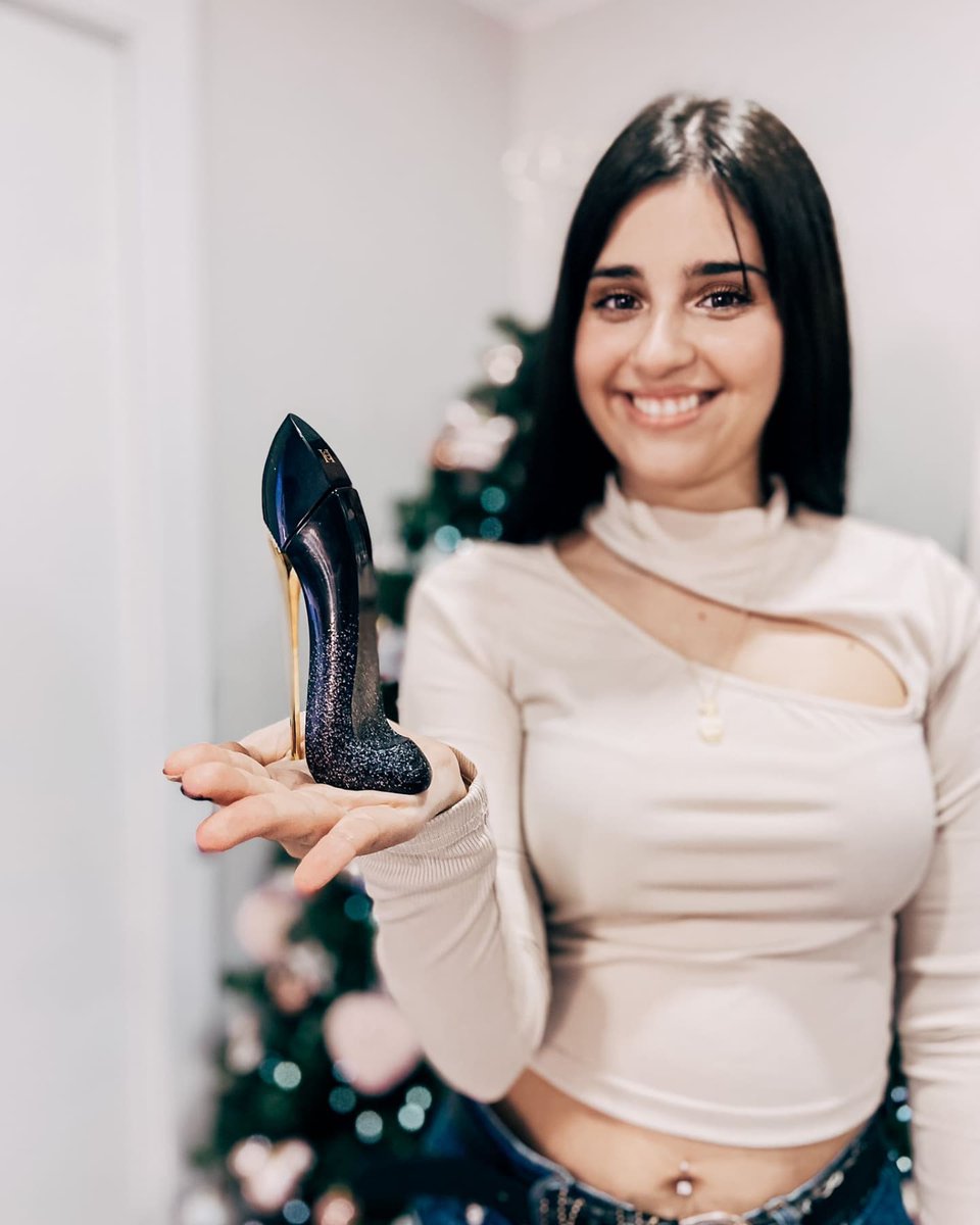 Lauradoominguez's tweet photo. No hay mejor manera de empezar el año con el perfume de @CarolinaHerrera #GoodgirlCarolinaHerrera #CarolinaHerrera #SampleoSpain https://t.co/6Sz7YcklT8