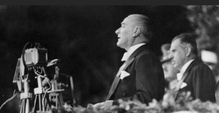 youfect's tweet photo. Dünyaya bir çift mavi göz açıldı. Bir daha böyle bir göz açılmadı. Açtığın yol, gösterdiğin hedef, durmadan o hedefe yürüyen bizler. 
Bir daha gelsen ya Samsun’dan... #4Ocak1881 https://t.co/ZBIpBcKbnf