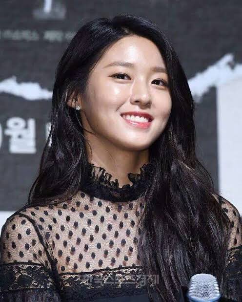 seolh9513_'s tweet photo. @im_yoursjoy @ssoooyaa_ @THE94MI5 @cnboicesq /tersenyum menatap ke tamu undangan , joy dan oppa CNBOICESQ/

Sekali lagi terimakasih banyak buat yang udah dateng, maaf kalau acaranya engga seperti yang kalian bayangkan. Terimakasih banyak❤️

Dan buat @ssoooyaa_ finally kita buat acara kita berduaaa aaaa😍❤️ https://t.co/uuPPei3O02