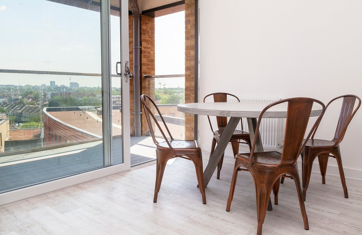 fizzyliving's tweet photo. Rent in Fizzy Walthamstow - just seconds from the Victoria Line! 
.
.
.
.
.
#fizzy #fizzyliving #fizzywalthamstow #walthamstow #rent #renting #livefizzy #getfizzy #LondonProperty #LondonRental #rentwithFizzy https://t.co/2EoVh3uS9X