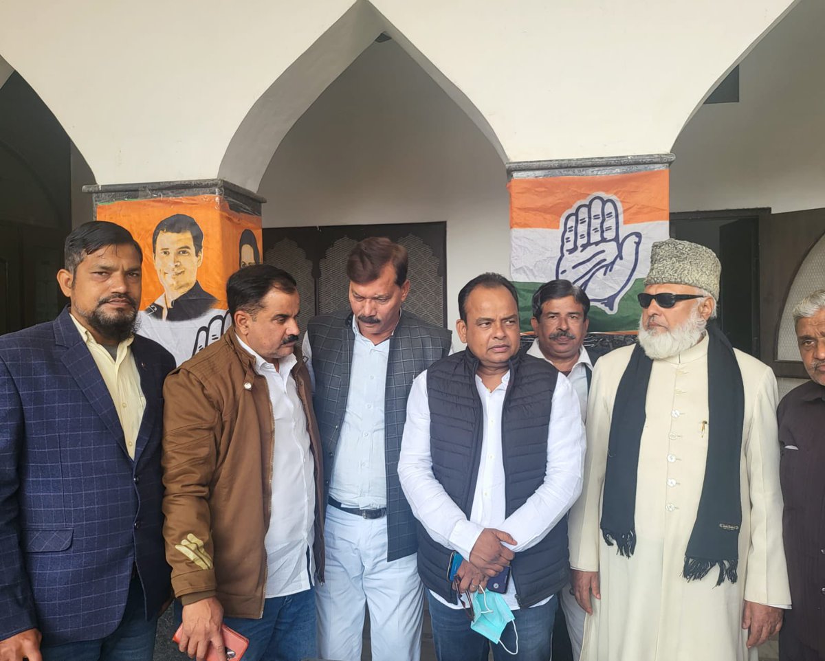 IrfanAnsariMLA's tweet photo. आगरा साउथ मैं सभी कार्यकर्ताओं बैठक किया। @priyankagandhi जी की मिशन को हर हाल में उत्तर प्रदेश में लाना होगा। योगी सरकार को जनता से मुक्ति दिलाने की श्रीमती प्रियंका गांधी जी की मुहिम को हर हाल में ईमानदारी से सफल बनाना होगा| @AjayLalluINC @INCUttarPradesh @INCJharkhand https://t.co/t3loll8Nu8