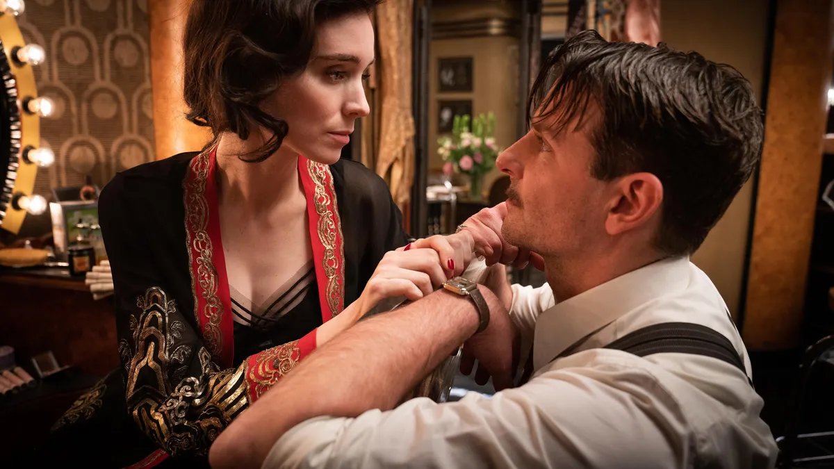 We love <a href="/RealGDT/">Guillermo del Toro</a> and his meticulously-crafted reimagining of Nightmare Alley is a must-see – @daveyjenkins discusses following a Best Picture win, the line between noir and horror, and why drone shots in period movies are never a good idea