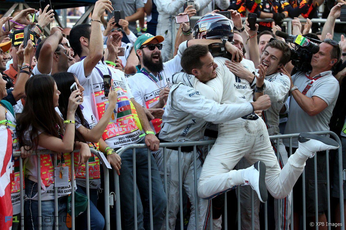 Formula1Verse's tweet photo. SENSACIONAL @ManorF1V MOSTRA A TODOS QUE DEIXA DE SER UMA ZEBRA E SE TORNA UMA DAS GRANDES FINALMENTE COM @kvyatF1v GANHANDO O GRANDE PREMIO DO BAHRAIN DE 2018!!! NUMA LINDA PROVA DA EQUIPE INGLESA QUE VIU SEU 2 PILOTO O JOVEM ESTRELA @LaNorris_F1 VOOAR E CHEGAR NO PODIO!! https://t.co/Yme54uW5h6