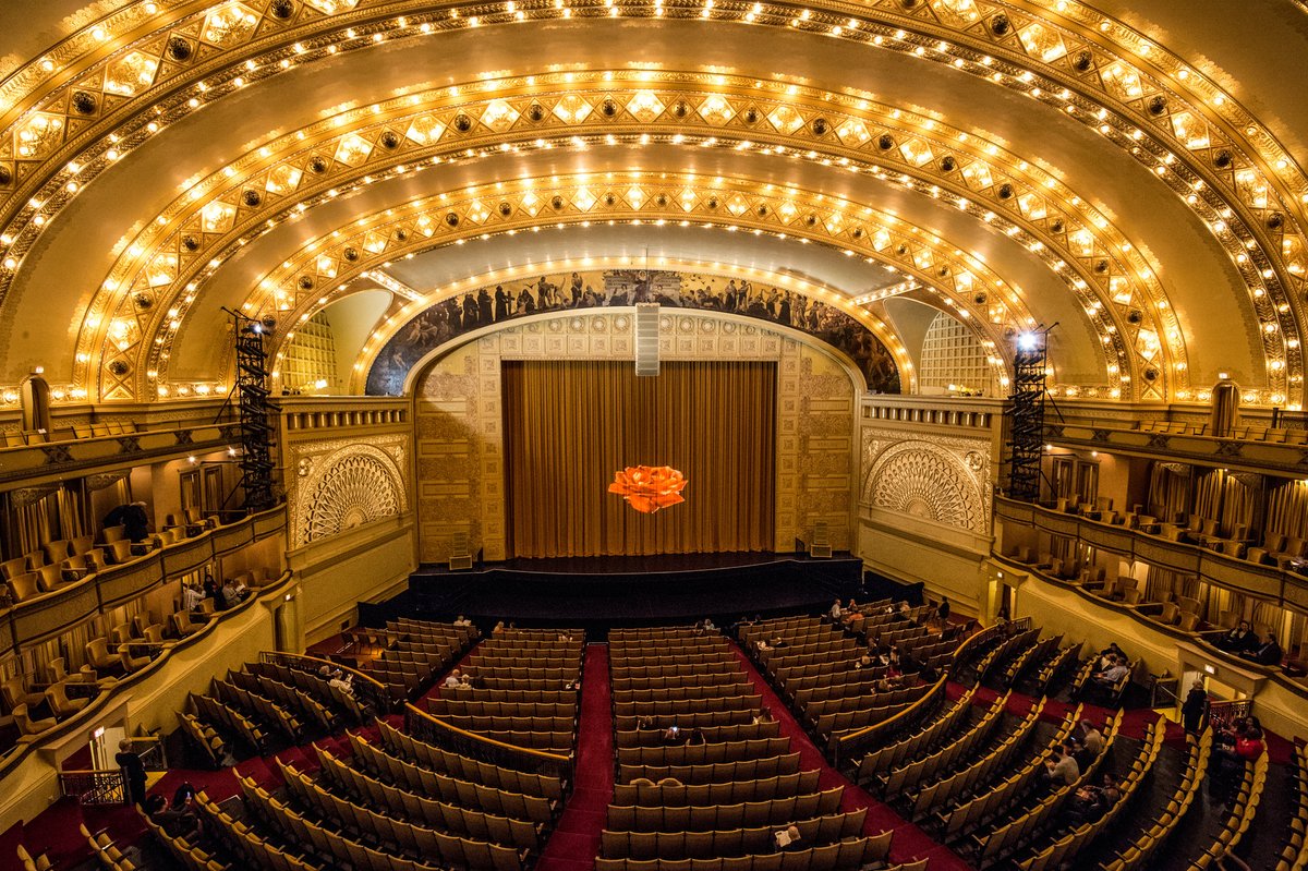 ChooseChicago's tweet photo. Get ready. 👀 

In 1 week, tickets for the 2022 #ChicagoTheatreWeek go on sale! Presented by @chicagoplays, this 10-day event is your opportunity to see 100+ performances throughout the city at a huge discount: https://t.co/vEoQSoDTCw

#CTW22 #ChicagoCreativeSpirit https://t.co/JjwtGrh9xz