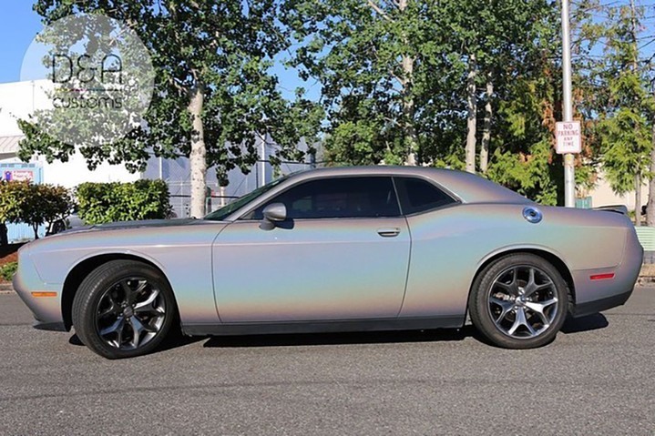 ffellers's tweet photo. #Dodge #Challenger #colorchangewrap in @3MFilmsGloss Flip Psychedelic vinyl by @da_customs. Thanks from #fellers https://t.co/OoNxS3czo5