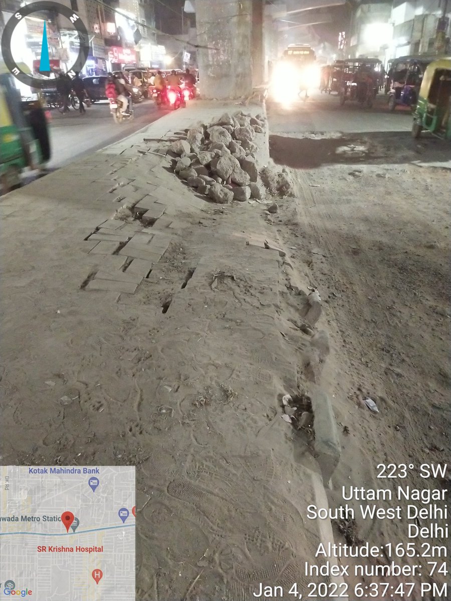 Dillisocial's tweet photo. आज 3 महीने से ज्यादा हो गया है नवादा मेट्रो के नीचे  इस रोड को धंसे हुए। क्या @DelhiPwd किसी बड़े हादसे का इंतजार कर रही है या बिलकुल ही भूखी नंगी हो हुई है की रोड सही कराने का भी फंड नही है? और कितने महीने लग��ंगे आखिर ?
@CPCB_OFFICIAL @AAPNareshBalyan @CMODelhi https://t.co/sqpIBXLQCN