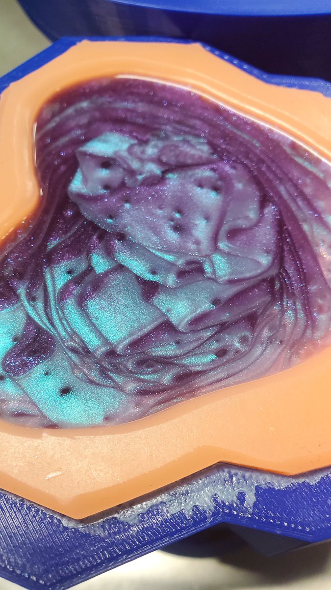 strangebedfella's tweet photo. I'm really hoping the blue flashes nicely in these pours 🤩 The bases show a lot of promise 👍
#SBShopDay https://t.co/wzqxQGudnA