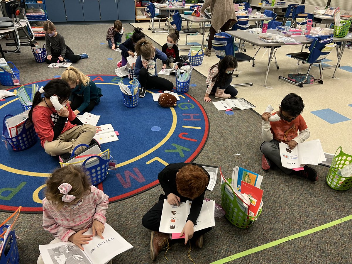 JRobinsonKinder's tweet photo. #Reading our #Kindergarten #decodable and #trickyword books @Amplify #WhisperReading #IndividualPractice #FingersAndWands https://t.co/s6uIIJw9Fw