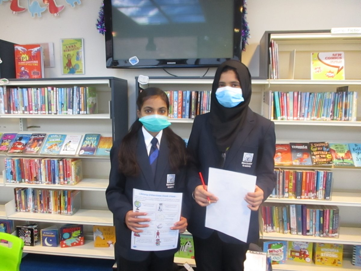 MInduction's tweet photo. On 14th December, Induction A went on a trip to the Powerhouse Library in Moss Side. After meeting with Sylvia, the library manager, students went on a brilliant book hunt. They also borrowed books that we will read in school and each got a library card. @McrAcademy https://t.co/nJvGNP2WSE