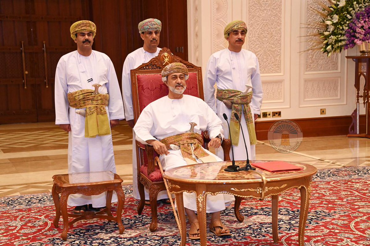 جلالة #السلطان_هيثم_بن_طارق يوجه بالعمل التكاملي بين الحكومة والمواطنين لتحقيق التطلعات والآمال المرجوة
#هيثم_بن_طارق
#عمان_تثق_بسلطانها