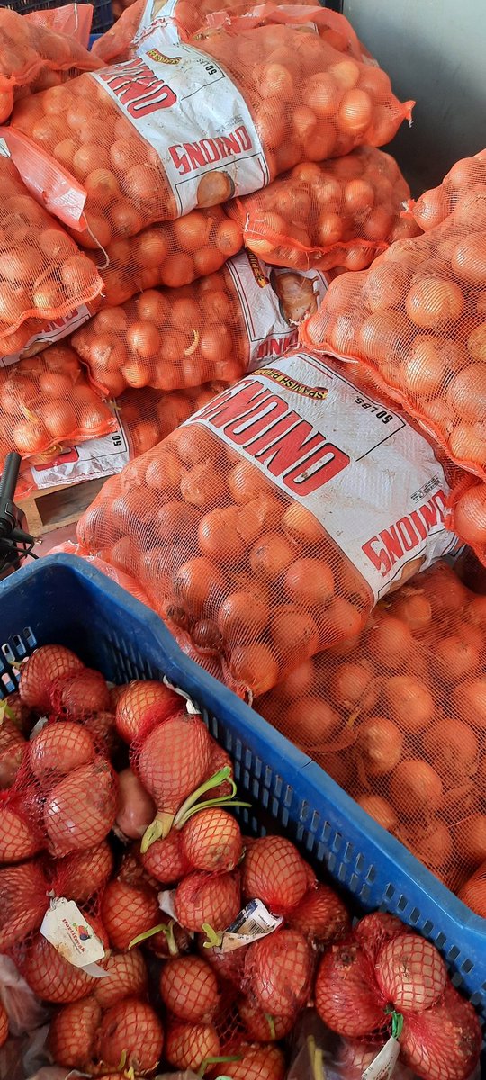 23mil libras de cebolla y mil de ajo fueron decomisadas por MINSA y ACODECO en las instalaciones de Merca Panamá <a href="/TReporta/">Telemetro Reporta</a> #caducidad