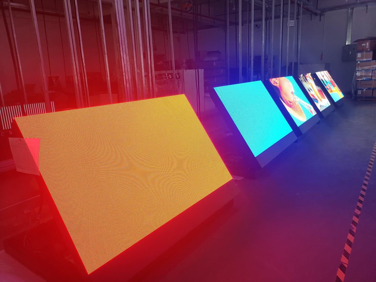 KingColor2008's tweet image. Outdoor Front maintenance LED display