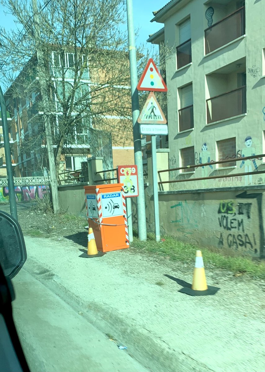TarreJordi's tweet photo. ⚠️ A la C59 no correu! No només pels radars (5 fixes i varis mòbils😕) sinó pel risc que representa una via infradimensionada i sense manteniment. Suposo que la recaudació anirà per millorar la carretera tant esperada pel 2022. @antiradarcatala @c59segura https://t.co/aoxnAwL0dw