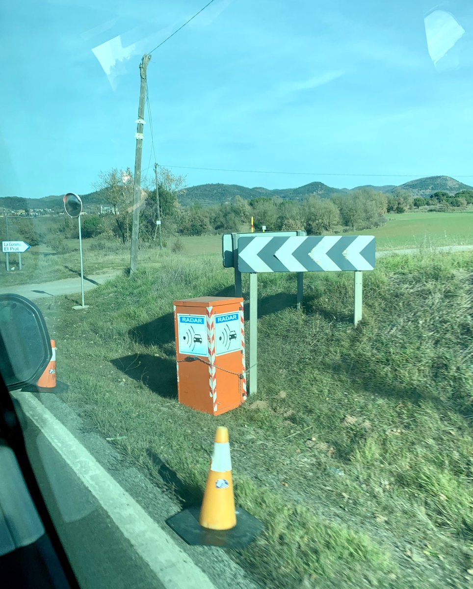 TarreJordi's tweet photo. ⚠️ A la C59 no correu! No només pels radars (5 fixes i varis mòbils😕) sinó pel risc que representa una via infradimensionada i sense manteniment. Suposo que la recaudació anirà per millorar la carretera tant esperada pel 2022. @antiradarcatala @c59segura https://t.co/aoxnAwL0dw