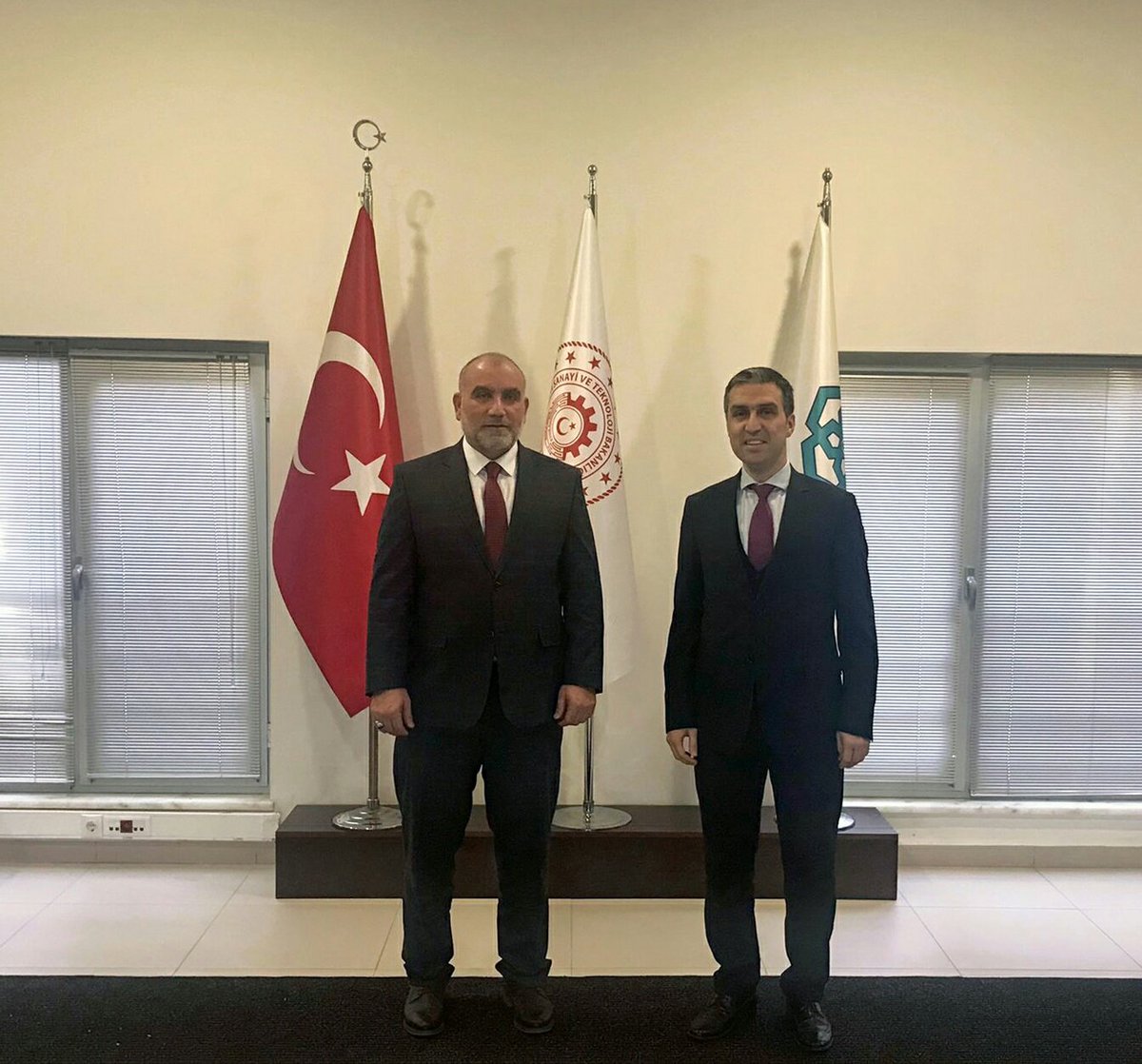 📌Canik Belediye Başkanı <a href="/ibrahimsandikci/">İbrahim Sandıkçı</a> Ajansımızı ziyaret etti. 

Ziyarette, uygulaması devam eden OKA destekli <a href="/Camektr/">Camek</a> Projesi ve yeni iş birliği fırsatları değerlendirildi. 

<a href="/TCSanayi/">Sanayi ve Teknoloji Bakanlığı</a> <a href="/KalkinmaAjansGM/">Kalkınma Ajansları Genel Müdürlüğü</a>