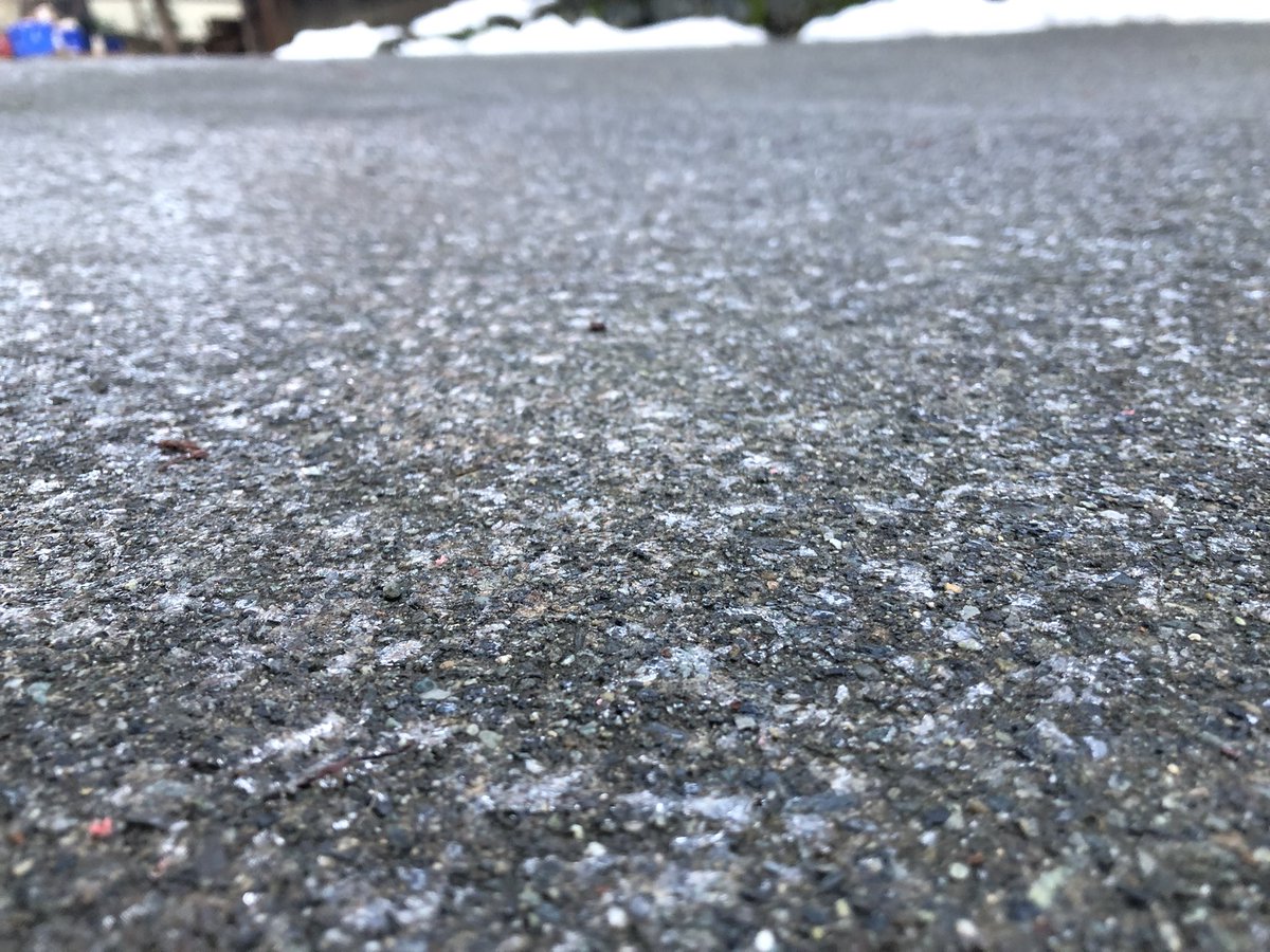 armelcastellan's tweet photo. You might look at temperatures around town this morning - all above 0°C, and think to yourself, I am safe from black ice… but you would be very wrong and hopefully uninjured! Those temps sensors r @ 1.5m and not at the surface of the ground. #micrometeorology #BCIce #BCCold https://t.co/WxuMgprNyQ