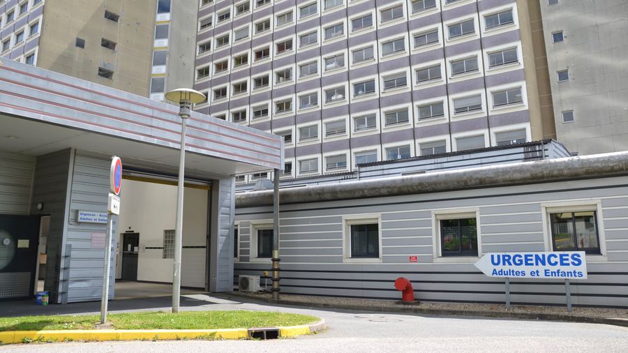 L'<a href="/ars_pdl/">ARS Pays de la Loire</a> valide le projet à 1,5 M€ de restructuration des #urgences du CH de #Laval. Il vise notamment à améliorer l'accueil des patients et la qualité de vie au travail pour les personnels, pour gagner en attractivité <a href="/HopitauxMayenne/">Les hôpitaux de la Mayenne</a> <a href="/perrinedebacker/">Perrine Debacker</a> hospimedia.fr/actualite/chan…