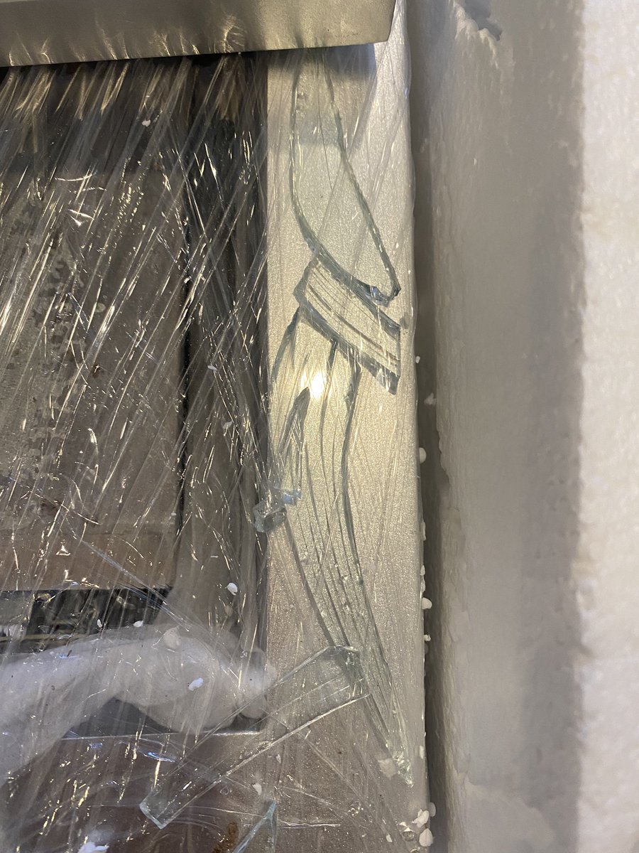 misohoneyphilly's tweet photo. I can’t get anyone to answer the phone or my emails! It’s been 24 days and I want a resolution! There was glass everywhere that I had to clean too. Either send the two side drawers of the vanity top or send an entire new Diamond vanity top ASAP https://t.co/u0dwZ0tvHS