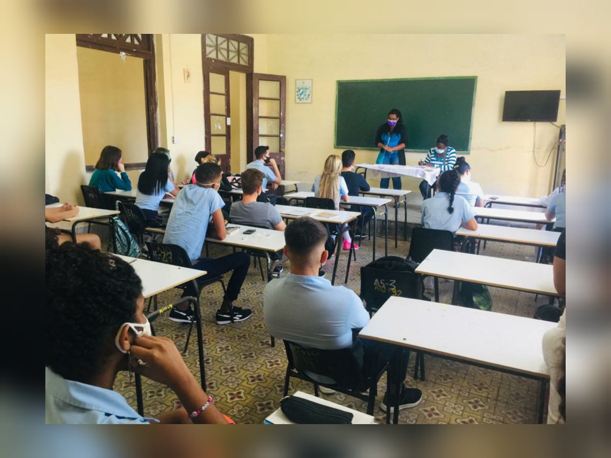 La alegría 😊 se hizo protagonista #hoy 👉🏻en todos los albores de la #provincia 🤗 , es maravilloso  ver a nuestro estudiantado  #feliz 😉, con futuros proyectos  💙💪🏻y nuevos sueños👌🏻👏🏻  .
#DeVueltaAlAula 
#EstudiantesCuba. 
#AhoraTeTocaATi. 
#VamosConTodo.