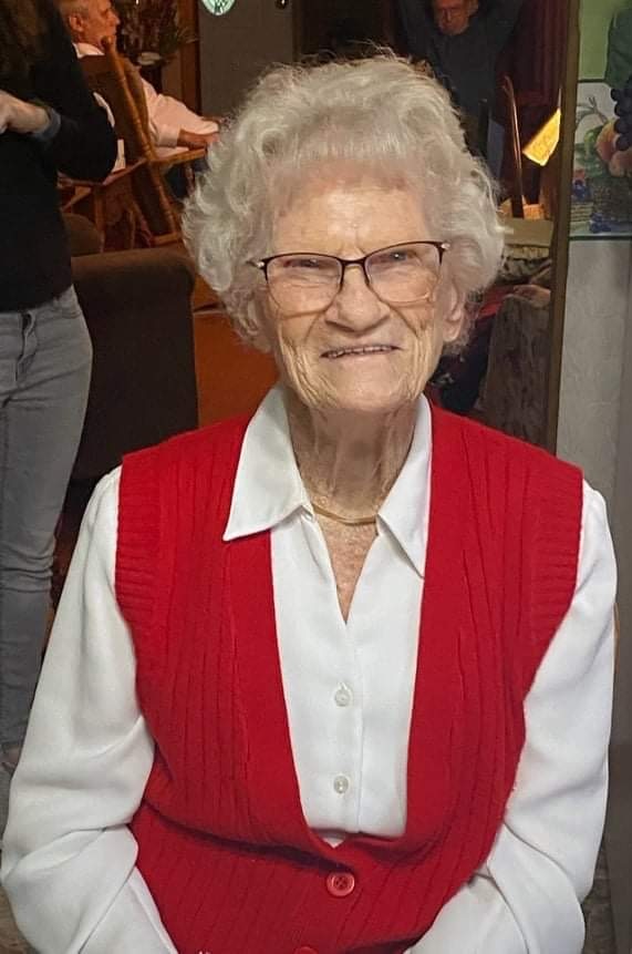 lafollettepress's tweet photo. Submitted story and photo:

Margaret Johnson Morrow
Celebrating 100th Birthday!!!
January 5, 2022

Margaret Johnson Morrow lives on Hickory Creek Lane in Campbell County, where she has lived for the past 72 years. https://t.co/IZ4dyEmiGR