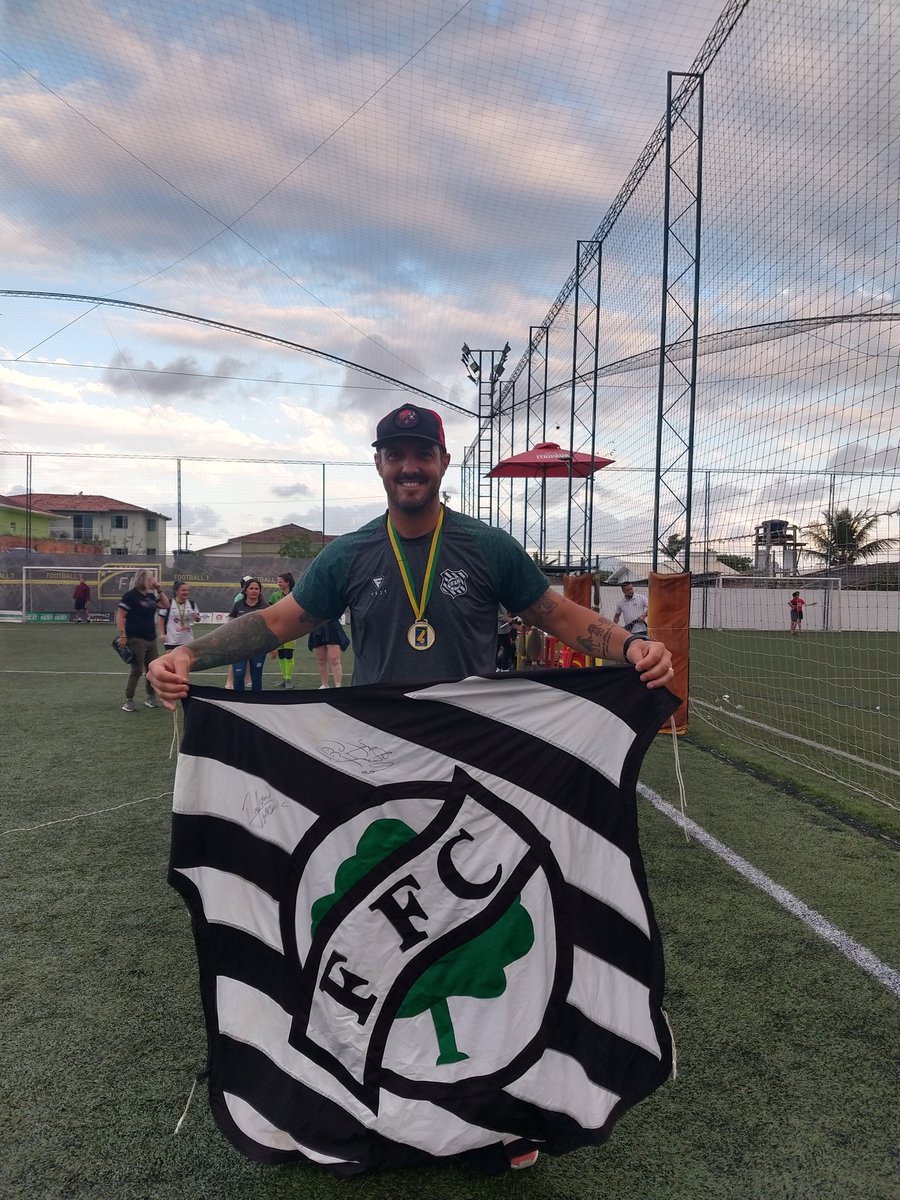 Que seja um ano de esperança e muitas conquistas...
Começar o ano com a notícia de estar a frente da SELEÇÃO BRASILEIRA de futebol 7 em 2022. 
Nos enche de motivação .
Deus obrigado.
