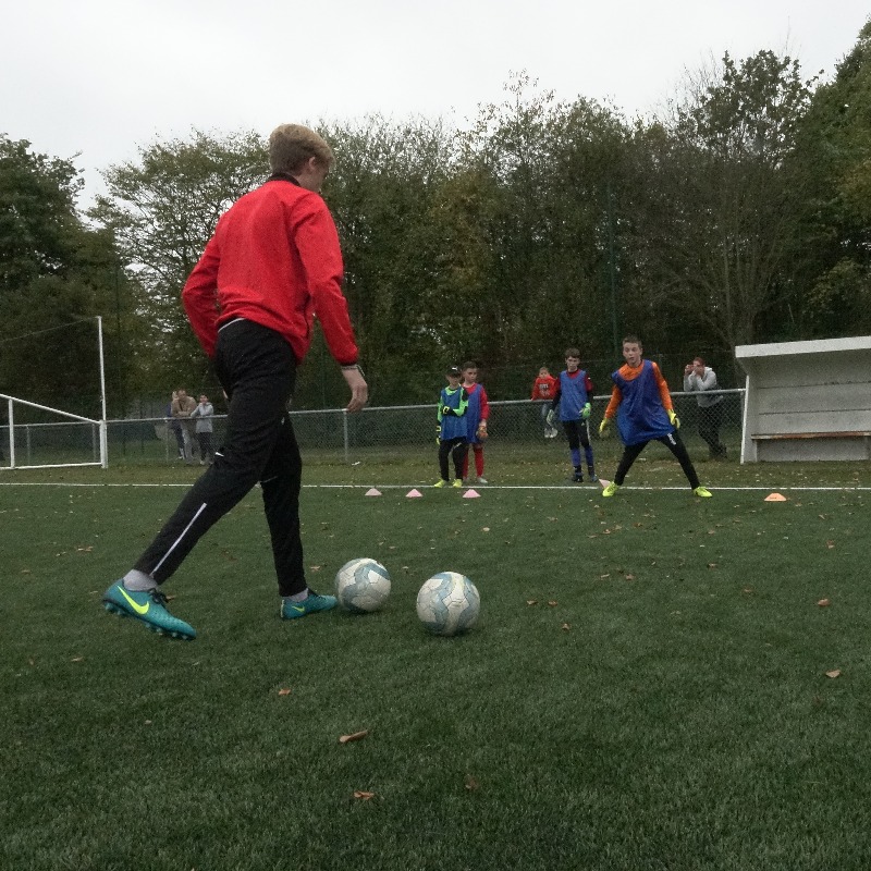 staderennais's tweet photo. [ACADÉMIE]

L’Académie organise 2⃣ journées de détections spécialement dédiées au poste de gardien de but.🧤 

👦 Ces journées s’adressent aux garçons du bassin rennais, nés entre 2010 et 2013.

👉 Mercredi 19/01 de 14h à 16h
👉 Mardi 25/01 de 18h à 20h