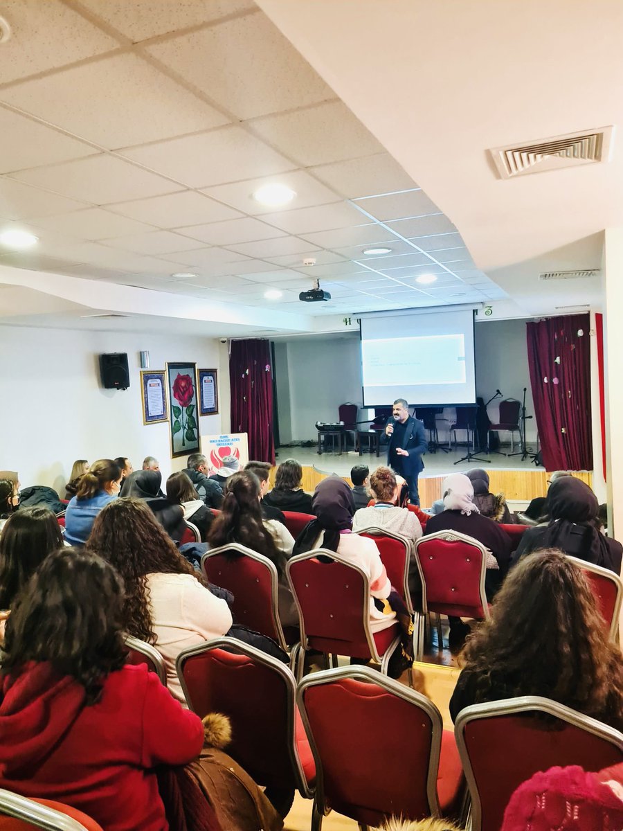 MalatyaMem's tweet photo. Darende Mehmet Emin Ilıcak Fen Lisesi, Osman Hulisi Ateş A.İ.H.L,Mustafa İclal Başer And.Lisesi öğrencilerine keyifli bir müzik dinletisi gerçekleştirdik. Kişisel Gelişim Uzmanı Erkan Gül öğrencilere öğrenme teknikleri ve motivasyon konulu bir seminer verdi.@tcmeb @KanbayBattal https://t.co/o7Xj4WcX9G