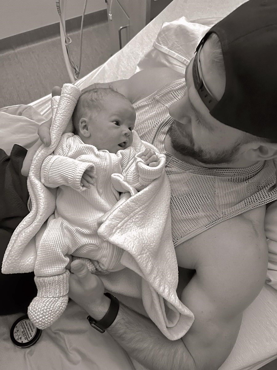 👶 Nous adressons tous nos vœux de bonheur à la famille Hardy pour la naissance de la petite Hayden Rose ! 👏👏👏

#BDLFAMILY 🔴🔵

<a href="/Hardyguye/">Kyle Hardy</a>