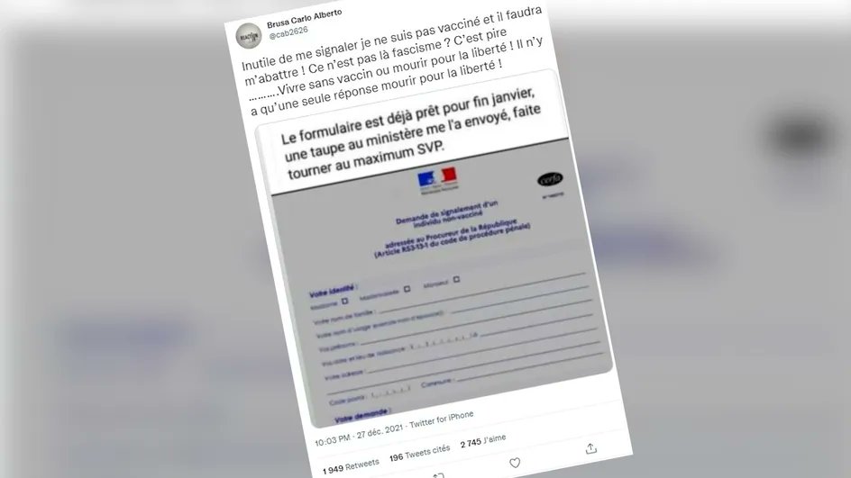 franceinfo's tweet photo. Covid-19 : attention à ces trois fausses informations qui circulent sur le pass vaccinal

https://t.co/uooujLTQAH https://t.co/XS6GQxkYHz