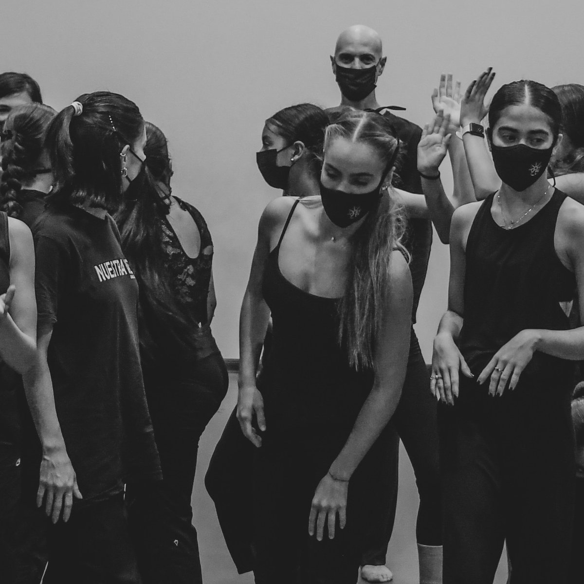 SOLODOSNeodans's tweet photo. Iniciamos el 2022 con #movimiento en #comunidad y con mucha #danza
#solodos https://t.co/ZfJ9ghFfjr
