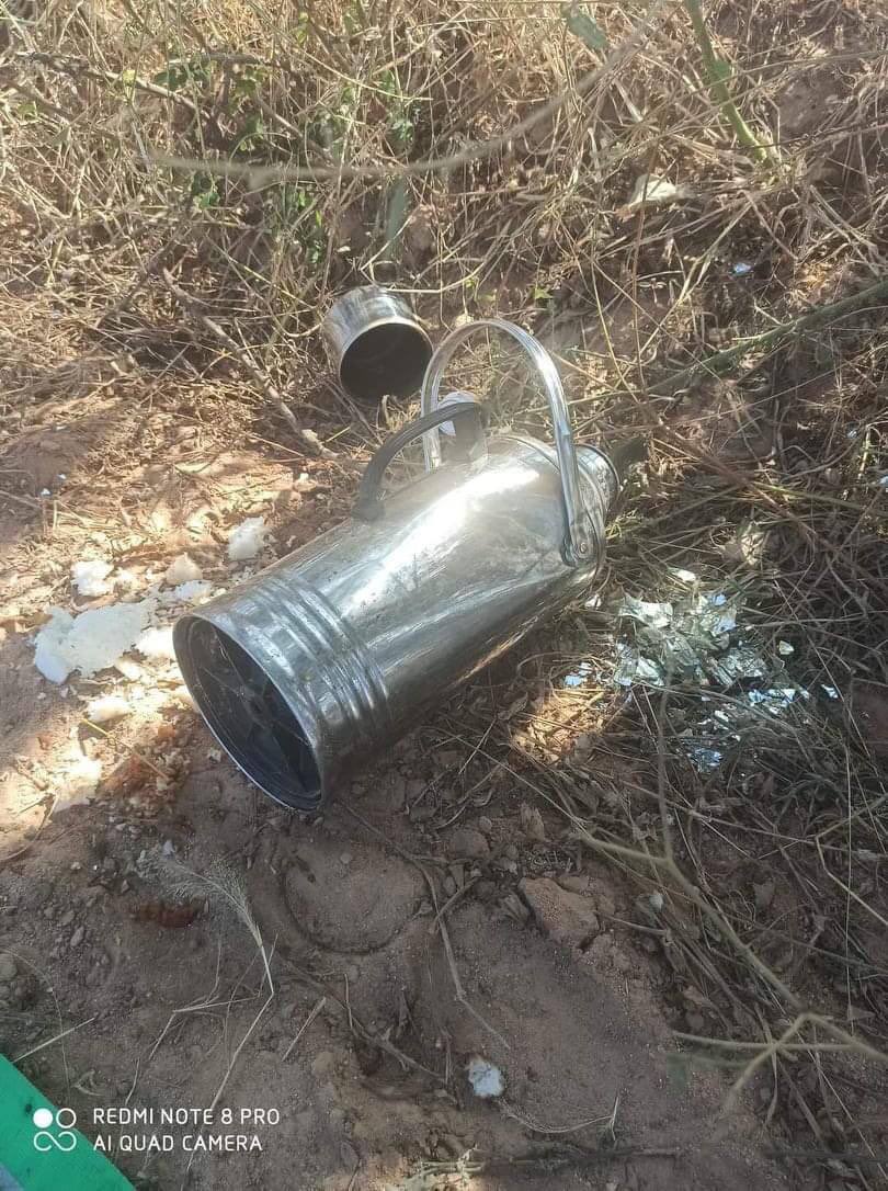 >2 locals were killed in Airstrike with 4military helicopters at NyaungPinGyiTaw village in Wetlet Tsp.Troops were deployed &amp; looting in village and forced the locals to flee. #2022Jan4Coup #WhatsHappeningInMyanmar