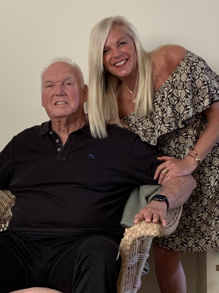 CindyWeb94's tweet photo. Happy, happy, happy birthday to one of my all time favorite people and my World Champion friend! Enjoy your day @CMBaseball41 ❤️⚾️🎉🎂 https://t.co/TSDHPGIbYH