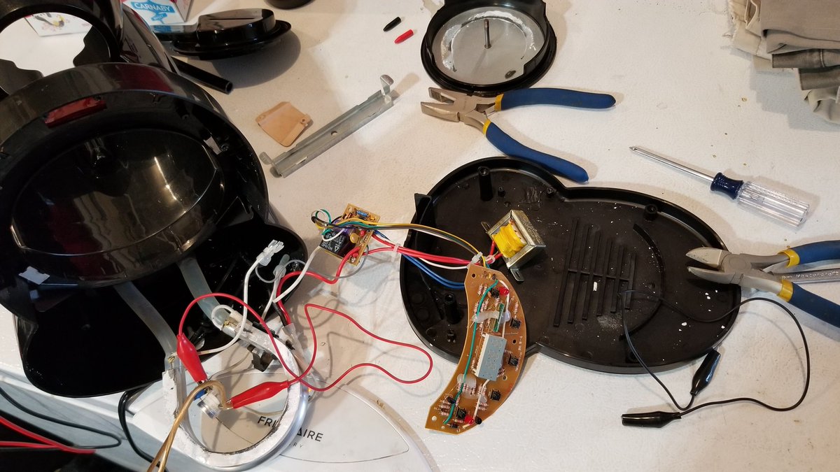 Kenneth_Reimer's tweet image. One of these coffee makers made me coffee this morning.