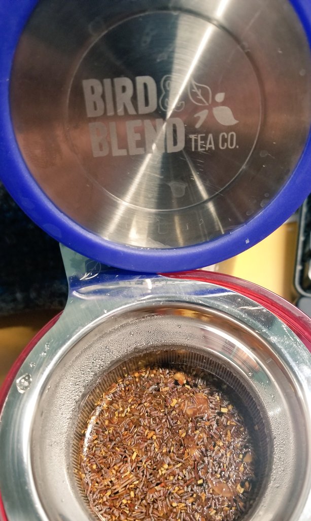 kissyface6161's tweet photo. It's here! It's here! 
Peach cobbler was delicious this morning, now for some Carrot Cake!

Going to finish these two flavors before opening any others!

Big thank you to @monster_fergus and @Rizu_Goblin for the recommendations! 💕💕 https://t.co/x5T3n14IO4