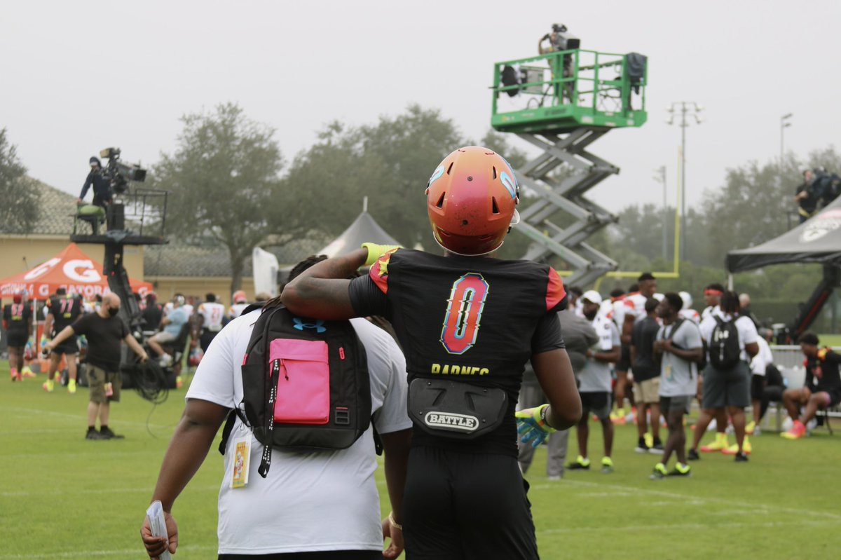 TheUCReport's tweet photo. There’s nothing like the player and coach bond ❤️ @UANextFootball #uanext https://t.co/AKVHd09mOn