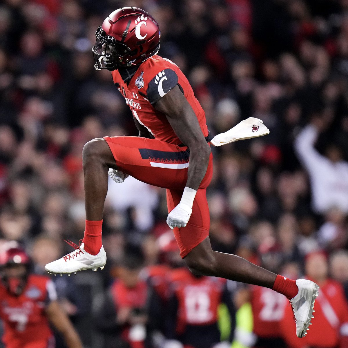 BREAKING: #Bearcats Sauce Gardner announced that he’s declaring for the #NFL Draft.

Three seasons at Cincinnati and didn't allow a single TD. 🔥🔒