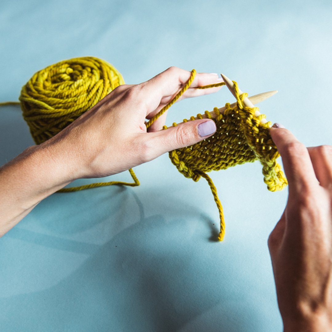 pompommag's tweet photo. New year, new skill! You can transform yourself from knitting novice to knitting know-it-all (well, almost!) with our beginner’s guide, Knit How!
https://t.co/lnEXfVX82F
#PomPomPublishing #PomPomPress #KnittingTwitter #Knitting #Craft https://t.co/hxyiYPwAnX