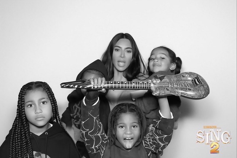 KimKardashian's tweet photo. ♾ https://t.co/j8zD0j9Fzb