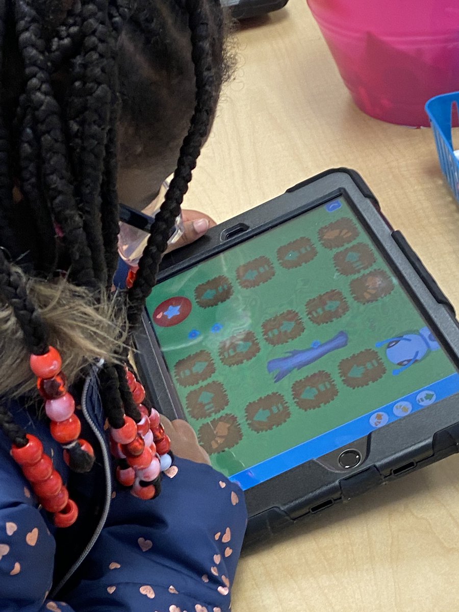 ftsd_jensen's tweet photo. Coding with the kindergartners. Love love love.  #fisherprice #codeapillar @FTSD_Roebling https://t.co/sRfeZqVu8M