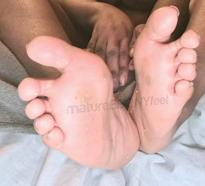 rt_feet's tweet photo. FOLLOW @mumanddaughter2
bbw ebony mum and daughter #findom duo. we love humiliation #ballbusting #findom #paypigs #realtime #webcamsessions cashapp- £toestomp . £5 TRIBUTE TO DM US. https://t.co/3eWTUPLqoG