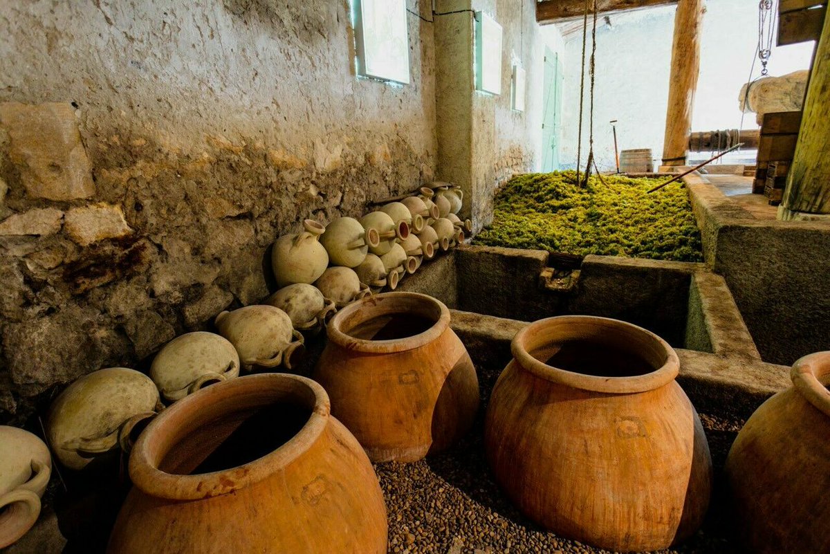 Sarah404BC's tweet photo. Why Winemakers Are Adding Seawater to Their Wines -
Durand’s family estate stands atop the remains of a Gallo-#Roman villa & also mixes honey for #Mulsum enjoyed by Carenum, whose recipe was left to posterity by poet Rutilius Taurus Aemilianus Palladius
https://t.co/b8heN0Nxd8 https://t.co/ZCjJ78n1CX