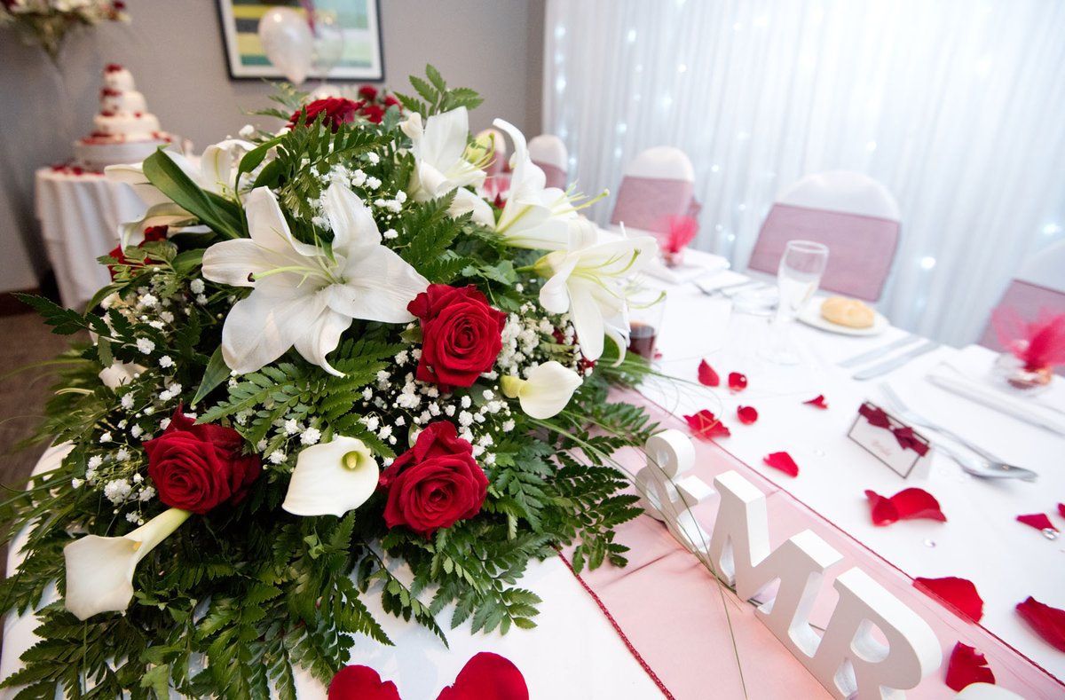 𝑪𝒐𝒏𝒈𝒓𝒂𝒕𝒖𝒍𝒂𝒕𝒊𝒐𝒏𝒔 𝒐𝒏 𝒚𝒐𝒖𝒓 𝒆𝒏𝒈𝒂𝒈𝒆𝒎𝒆𝒏𝒕! 💍 
Did you know that we can cater for weddings and all other types of celebrations? 💒 
Find out more → bit.ly/3ImT4Y5

#Engagement #Ceremony #Celebrate #Events