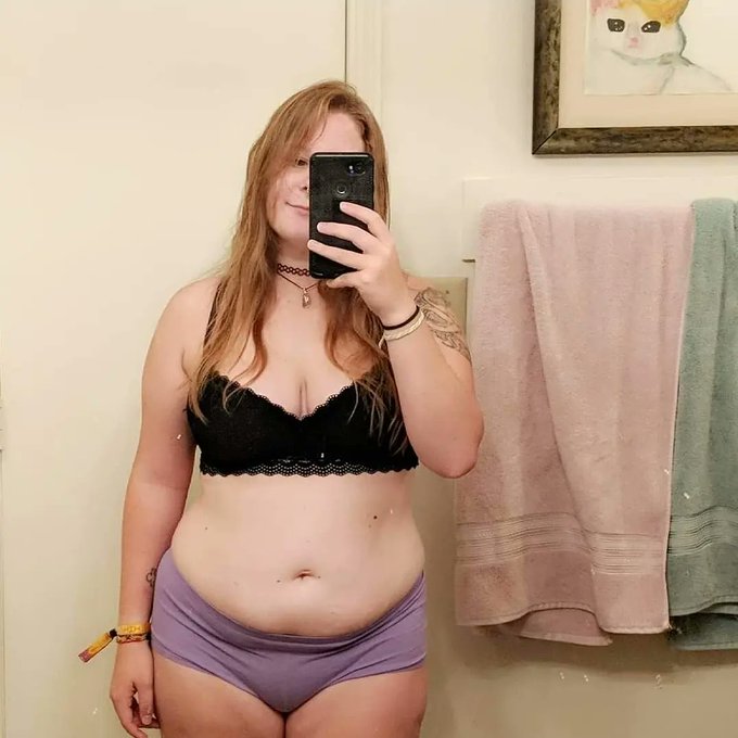 Before vs. after with my weight loss journey 💪 180lbs down to 131lbs and putting on muscle! https://t