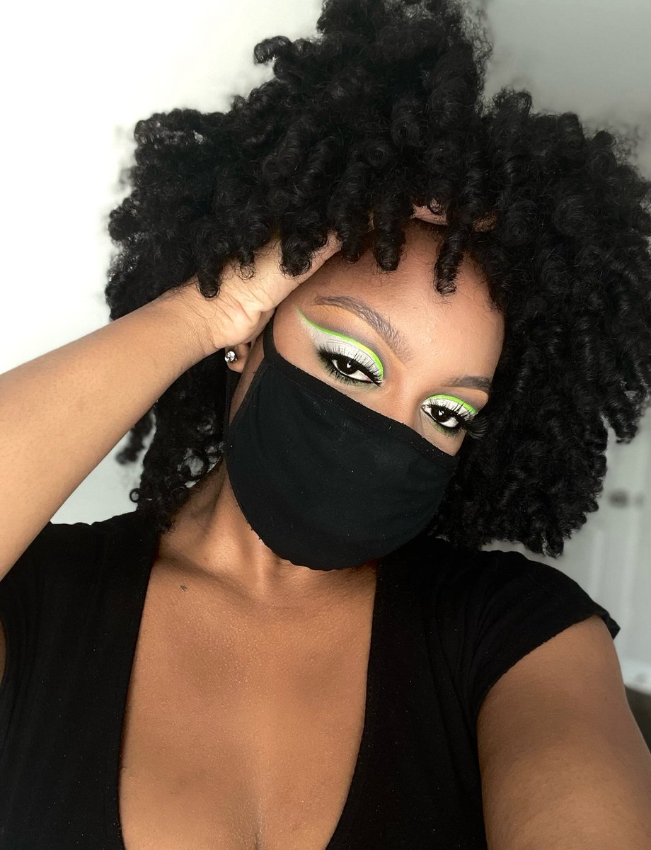 adorechristian's tweet photo. one thing about me, im gonna serve a look . #MUA #BeyondBronzed✨ https://t.co/uQ5ggpuf3c