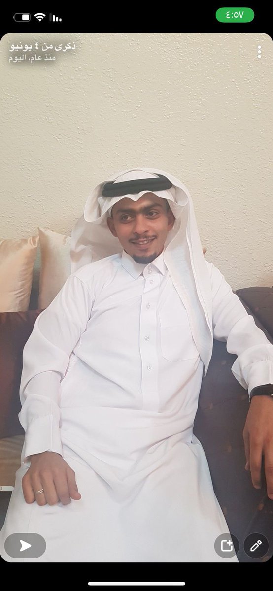 alsager_s's tweet photo. الحمدلله ألذي بنعمته تتم ألصالحات. 
سعدت هذا اليوم بتخرج ألابن صالح من كلية الصيدله. 
سائلًا العلي القدير له التوفيق لخدمة دينه ووطنه. https://t.co/XXvAoKm5Oe