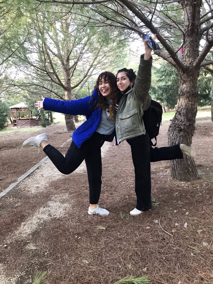 sizce biz iki bozkırlı olarak iki ağaç görünce sevinçten çıldırıyo muyuzdur