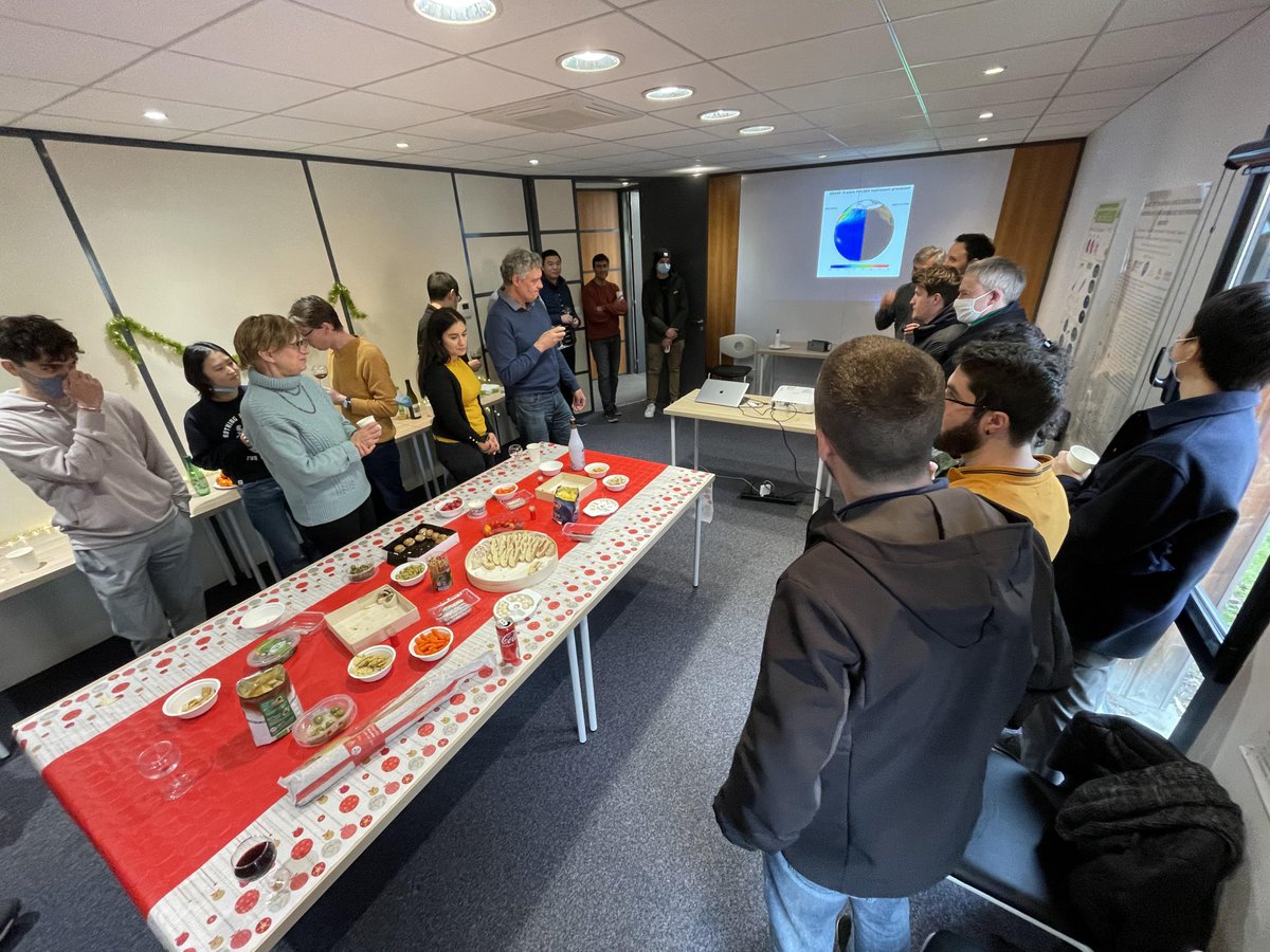 GraspSas's tweet photo. The last month of 2021 was full of networking events and parties: we participated in #AGU, in the 1st Soirée des Start-ups of @univ_lille, at #AgroSpace meeting organised by @cnes @euratechnologie and we had organised our first GRASP OPEN Doors and made a traditional GRASP party! https://t.co/gDmuDQ4EGO
