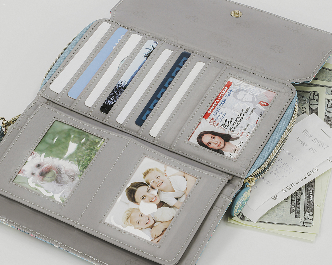 MundiWallets's tweet photo. Here's some mid-day #trivia for #NationalTriviaDay:

What can be found in our Big Fat #Wallet?

a. #RFID Blocking Technology
b. #Recycled Interior Liners
c. Multiple Credit Card Slots and #Pockets
d. All of the Above https://t.co/EWG1yR7UmT