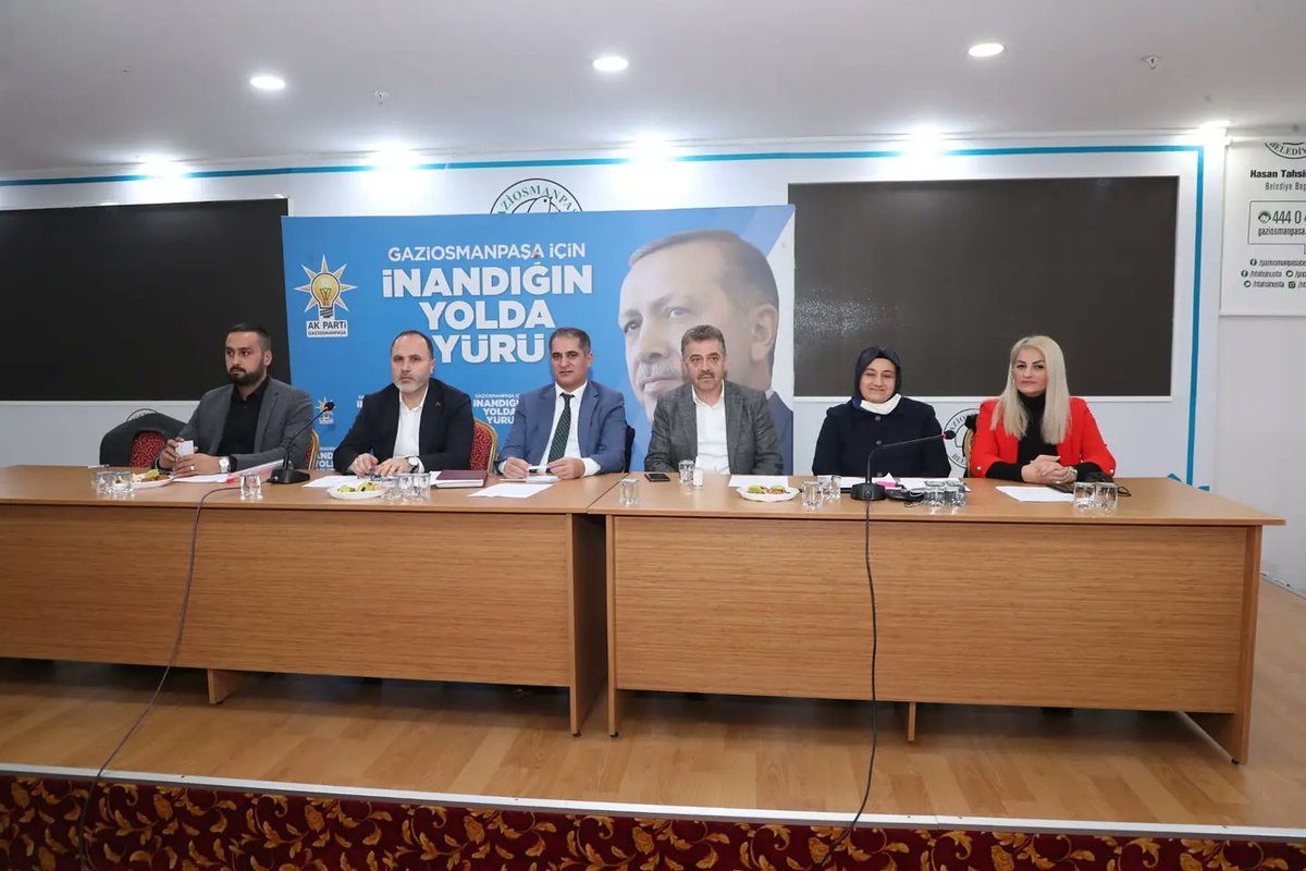 FatihAydemirGOP's tweet photo. İl sorumlumuz Erol Bulut, Belediye Başkanımız Hasan Tahsin Usta 3 Kademe teşkilat mensuplarımız, mahalle başkanlarımız ve meclis üyelerimiz ile 2021 yılını değerlendirme ve 2022 yılı çalışma takvimi istişare toplantısını gerçekleştirdik.

#ortaksevdamızgaziosmanpaşa https://t.co/3OPjX2Q5ng